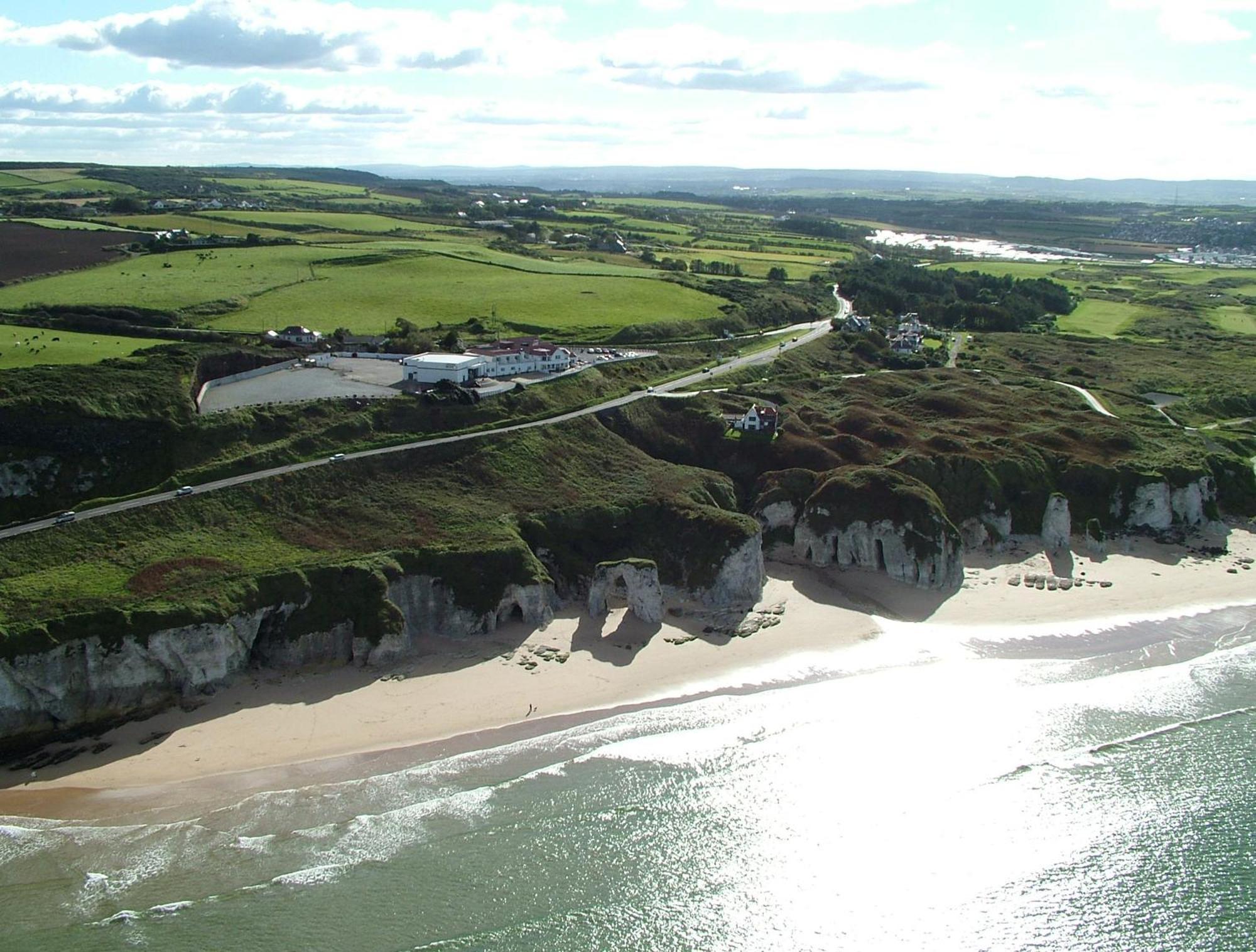 Royal Court Hotel Portrush Exterior foto
